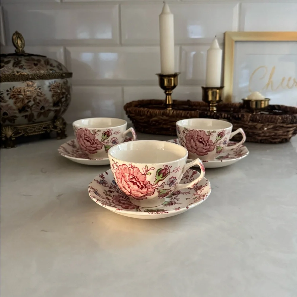Vintage Johnson Bros. Rose Chintz Tea Cup & Saucer Made In England Set of 3 - Picture 1 of 9